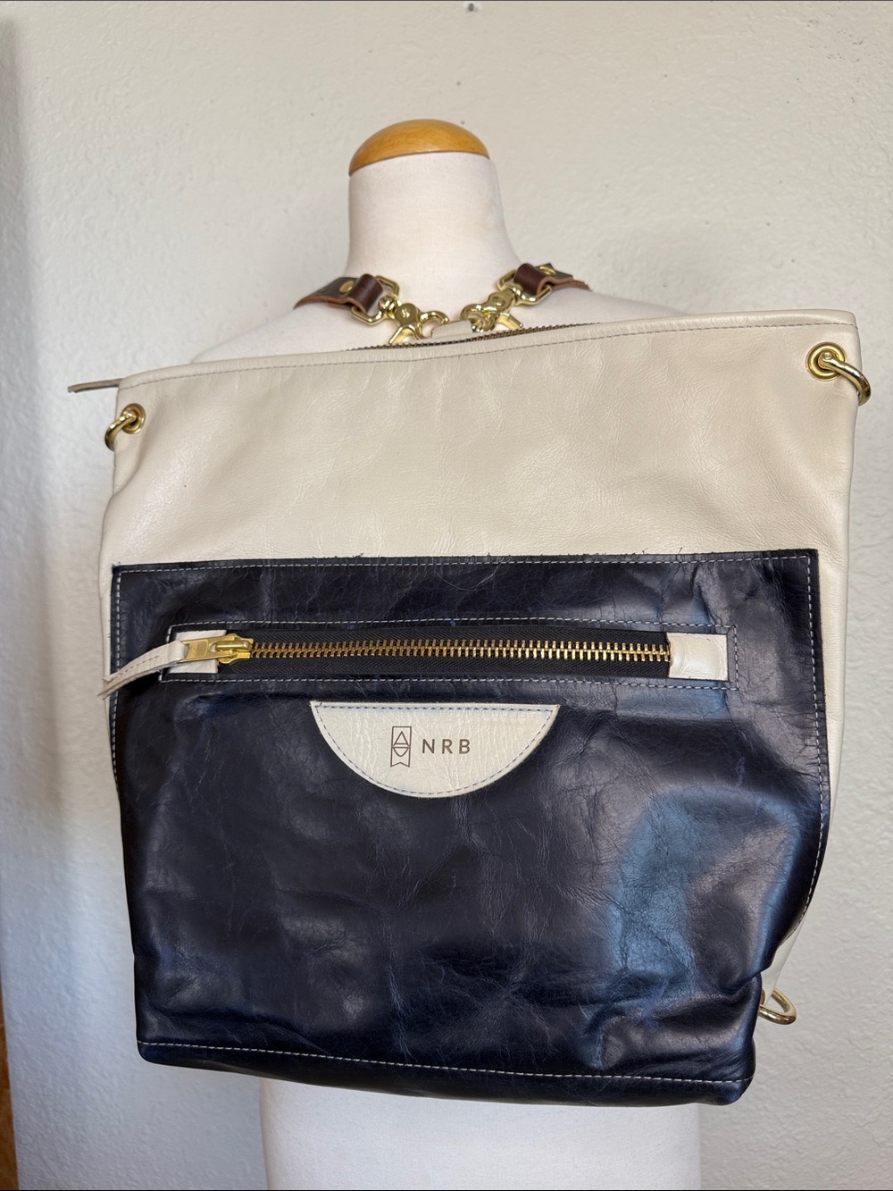 ALEXIS DRAKE EVERYDAY COLLECTION | BACKPACK SHOULDER TOTE